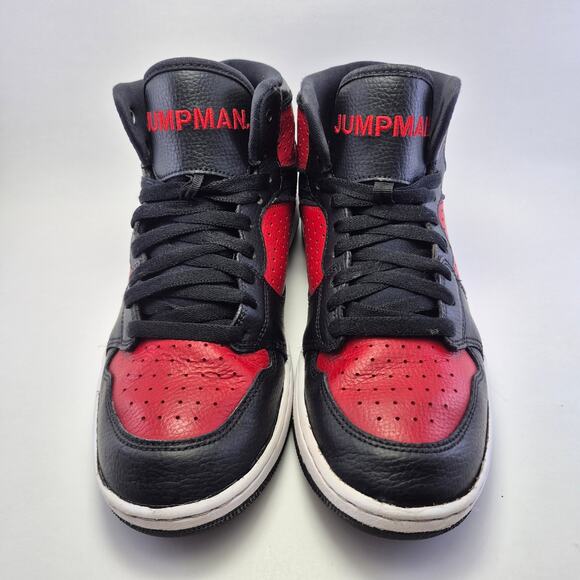 NIKE JORDAN \